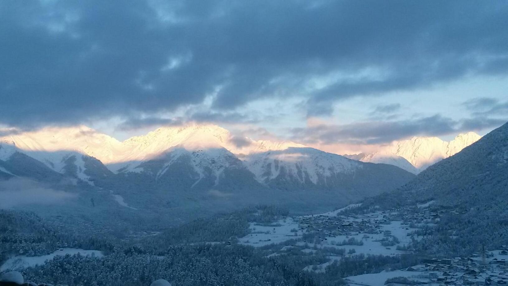 Gaestehaus Falkenblick Arzl im Pitztal Buitenkant foto